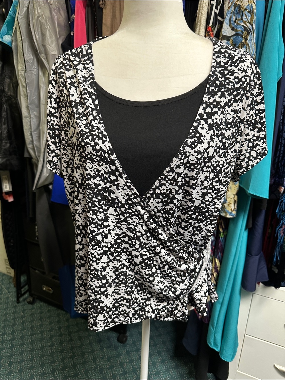 Kim Rogers Black & White Wrap-Style Short Sleeve Blouse